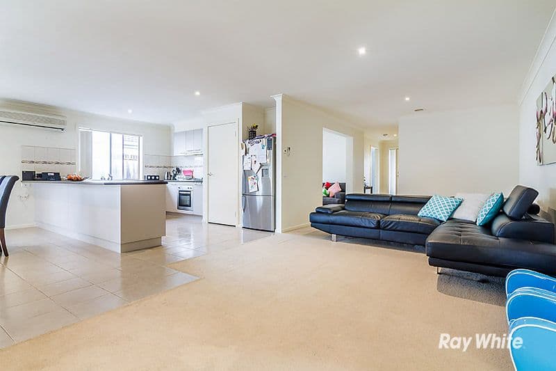 4 Westmoreland Avenue, Cranbourne North VIC 3977, Cranbourne North - Thumbnail 5
