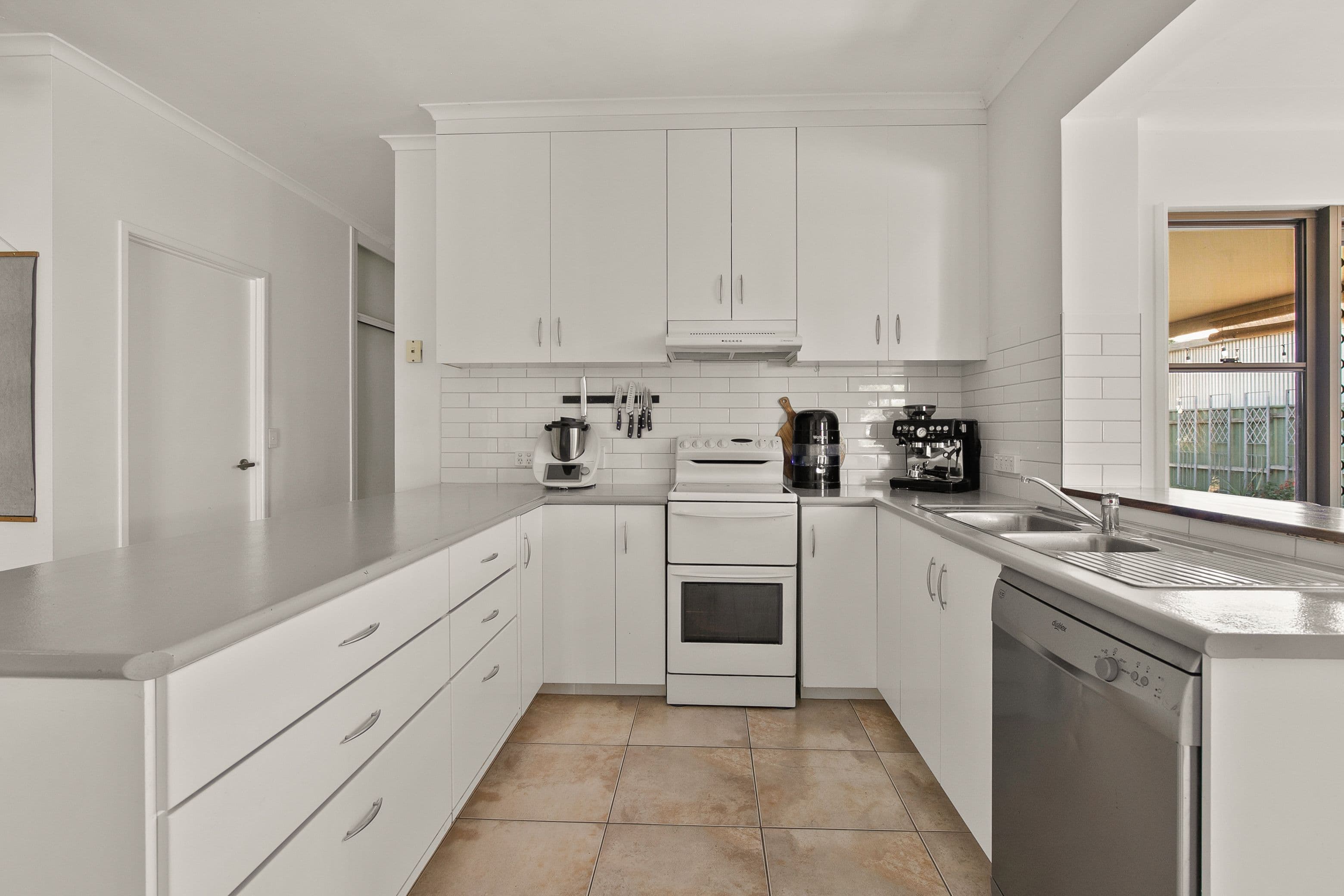 7 Cardinal Drive, Emerald QLD 4720, Emerald - Thumbnail 7