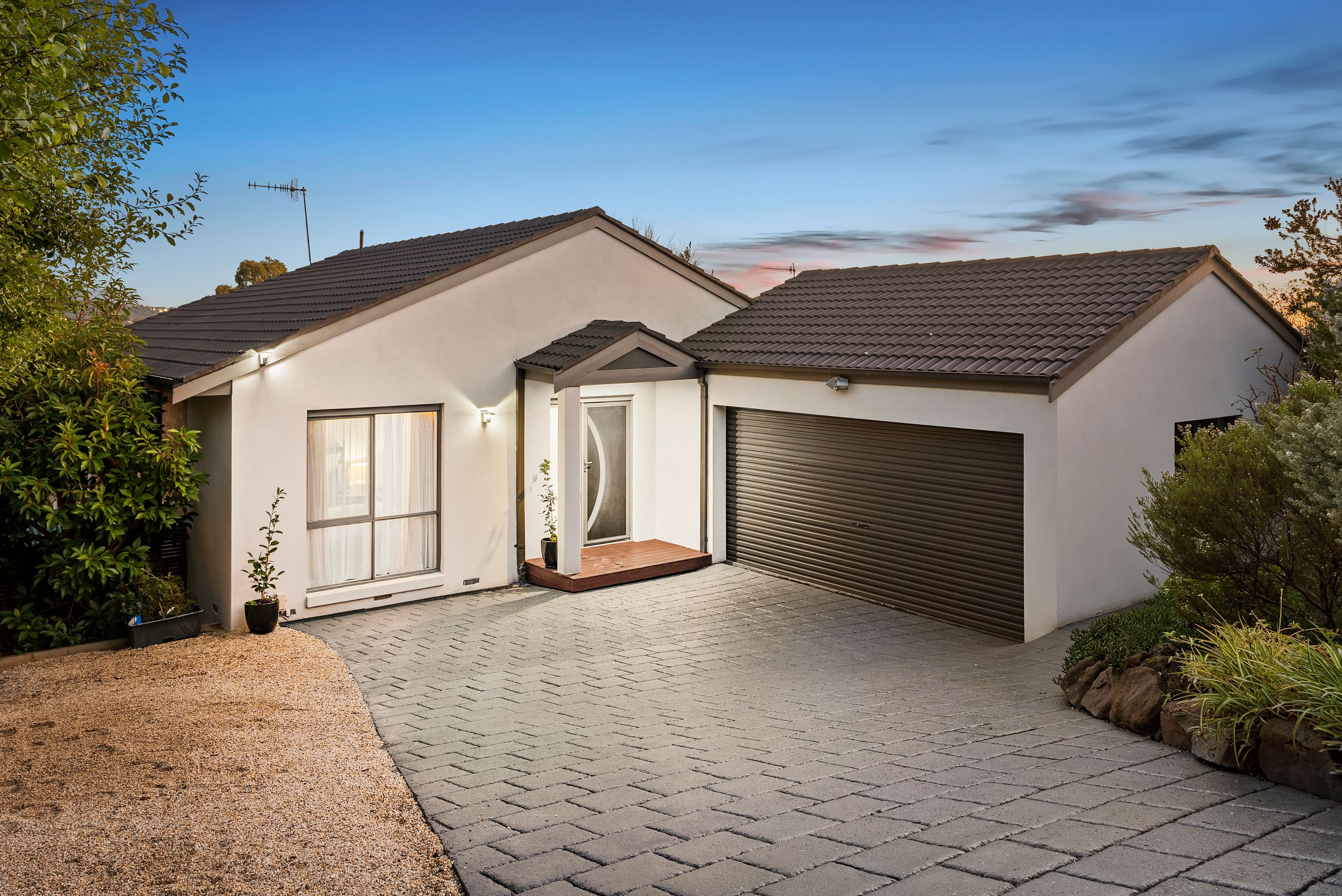 17 Leon Court, Ferntree Gully VIC 3156, Ferntree Gully - Thumbnail 2