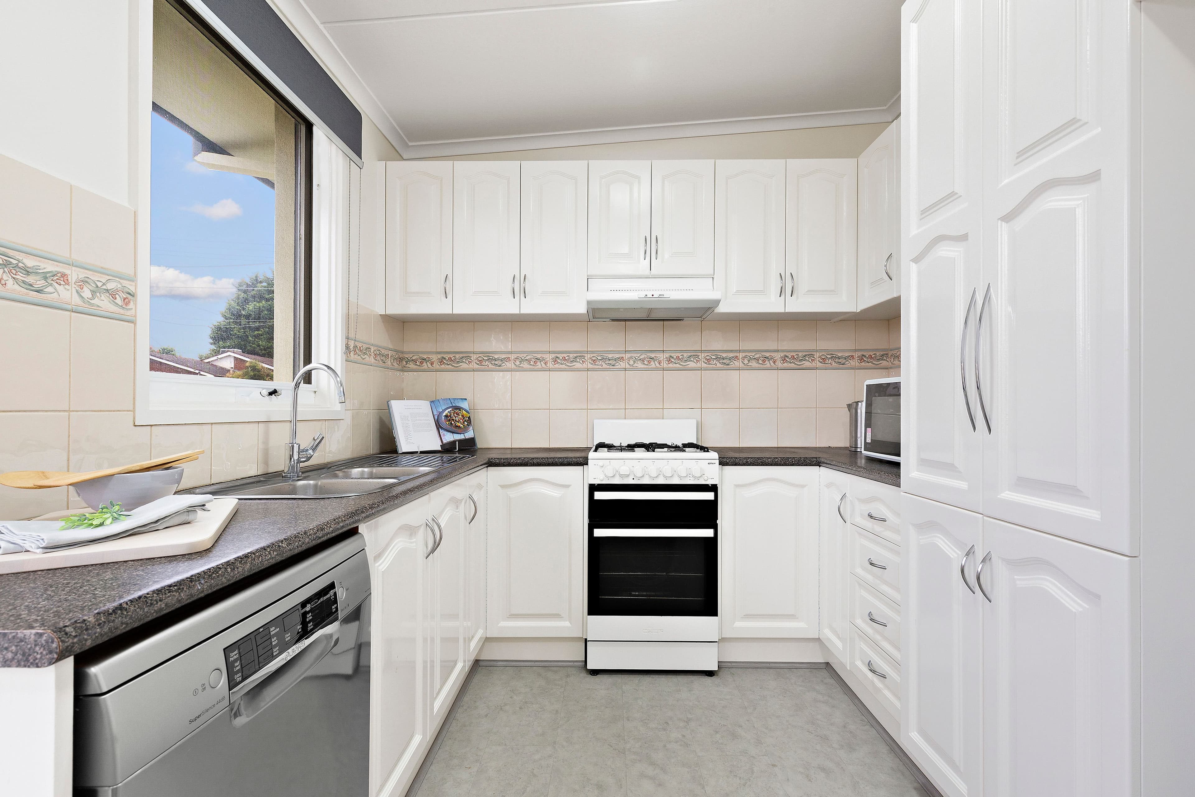 13 Whitewood Street, Frankston North VIC 3200, Frankston North - Thumbnail 4