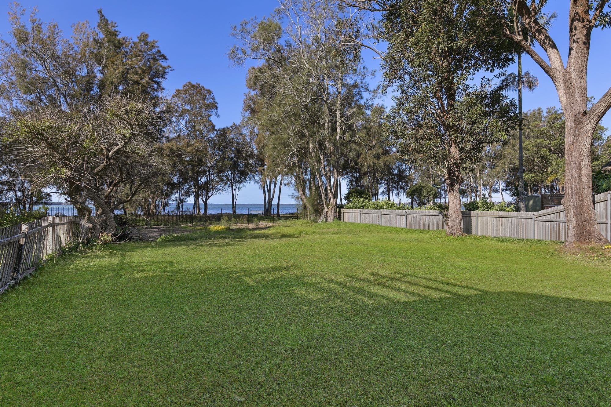 113 Lakedge Avenue, Berkeley Vale - Thumbnail 2