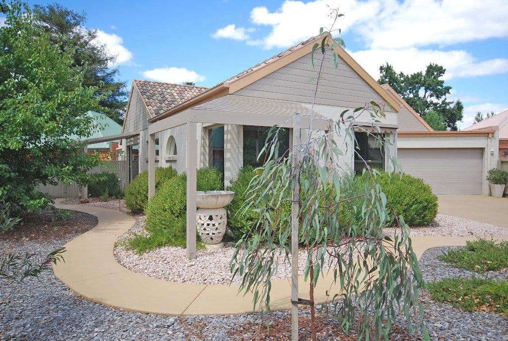 15 St Glens Way, LAKE GARDENS VIC 3355, Lake Gardens - Thumbnail 2