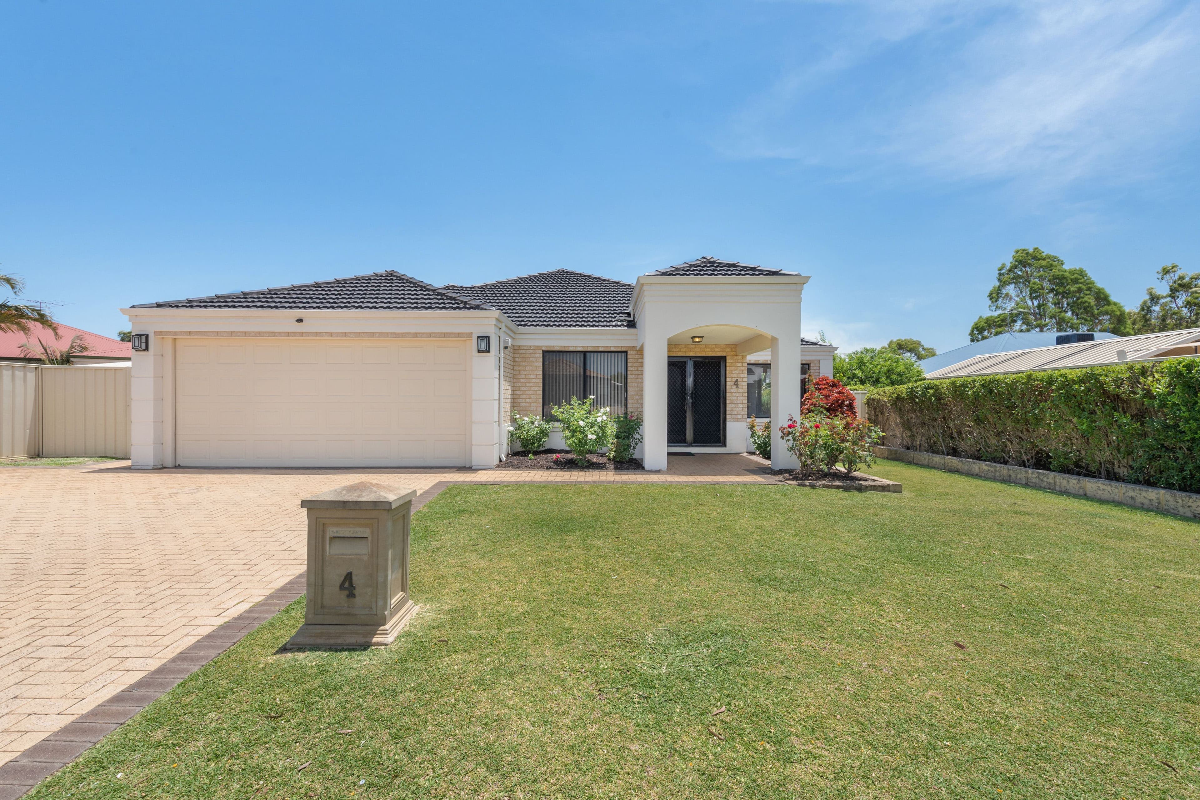 4 Clarafield Meander, Tapping WA 6065, Tapping - Image 1