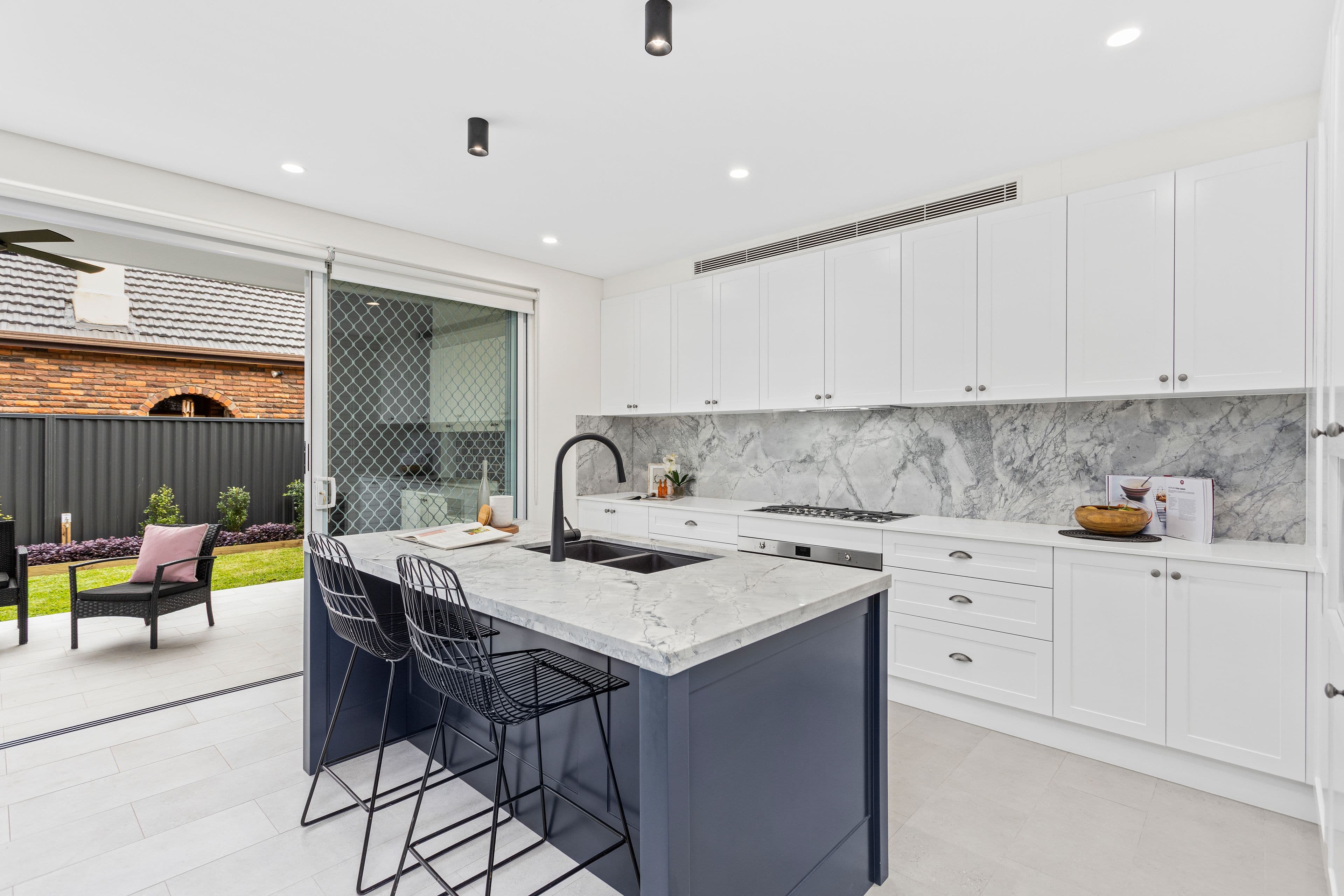 10 Kings Road, BRIGHTON-LE-SANDS NSW 2216, Brighton-Le-Sands - Thumbnail 3