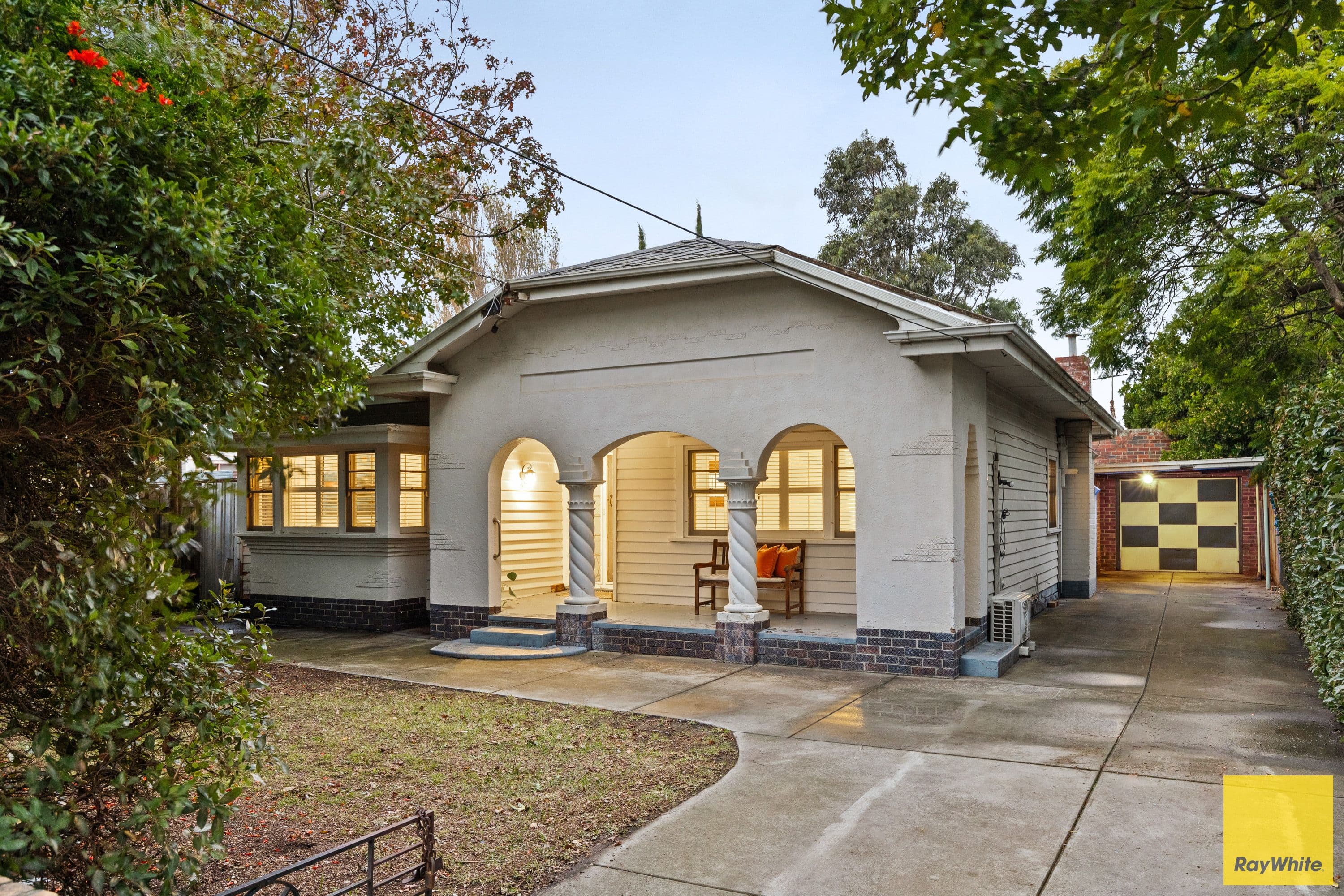 22 Seaview Crescent, Seaholme VIC 3018, Seaholme - Image 1
