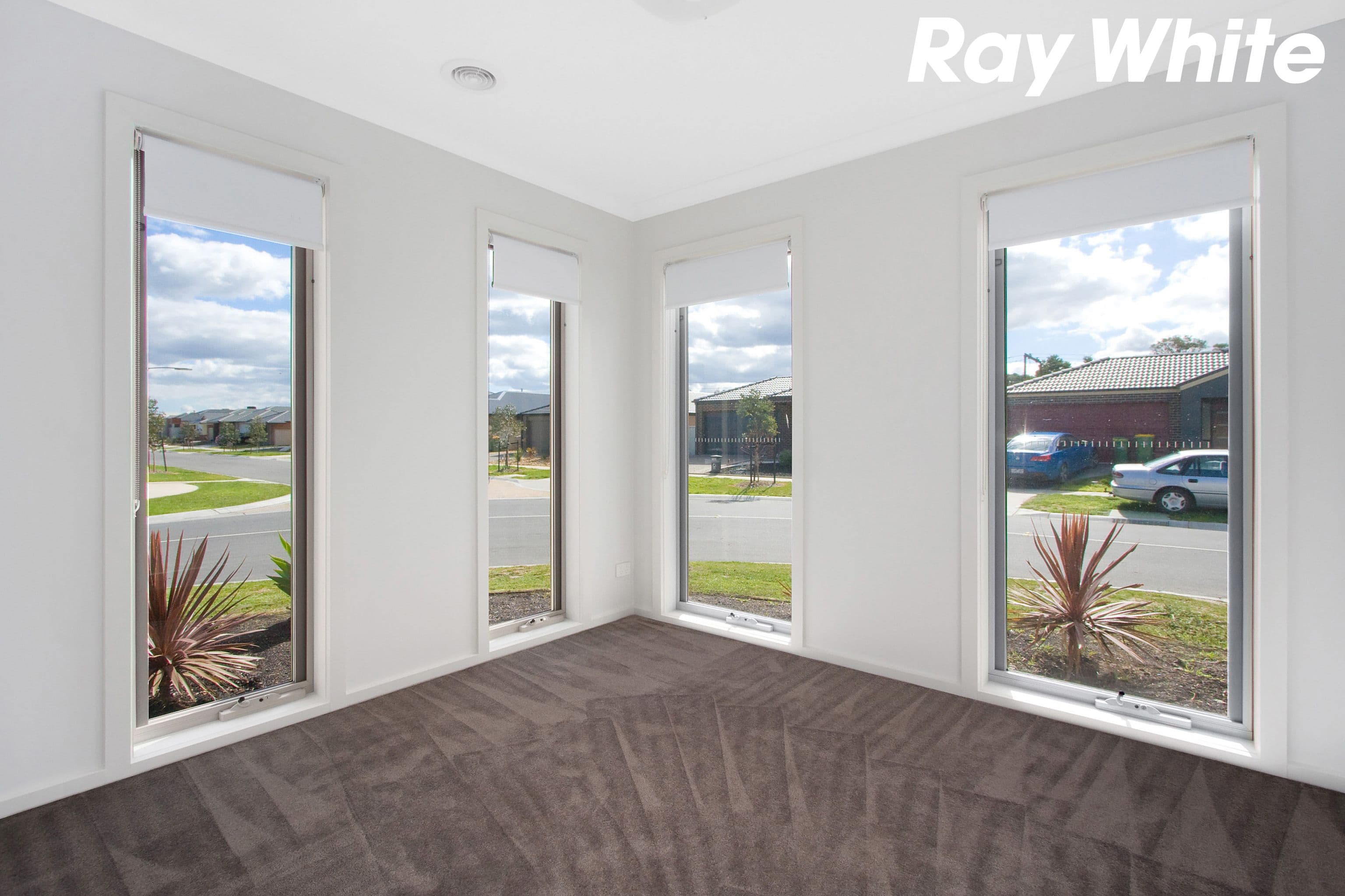 20 Willowtree Drive, Pakenham VIC 3810, Pakenham - Thumbnail 2