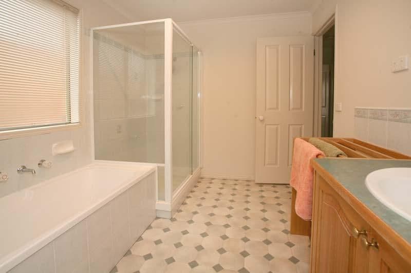 17 Richard Street, GLEN WAVERLEY VIC 3150, Glen Waverley - Thumbnail 5