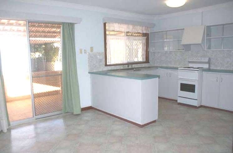 6 Walter Street, BERESFORD WA 6530, Beresford - Thumbnail 2