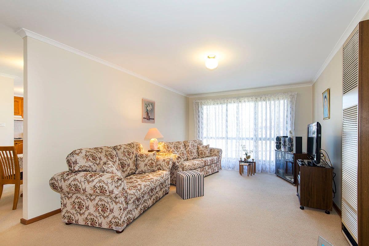 38 Moorhead Drive, MILL PARK VIC 3082, Mill Park - Thumbnail 4