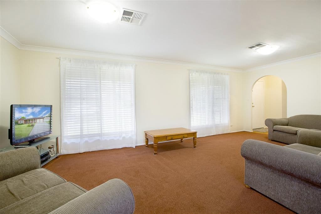 28 Rainbow Close, Glenmore Park NSW 2745, Glenmore Park - Thumbnail 2