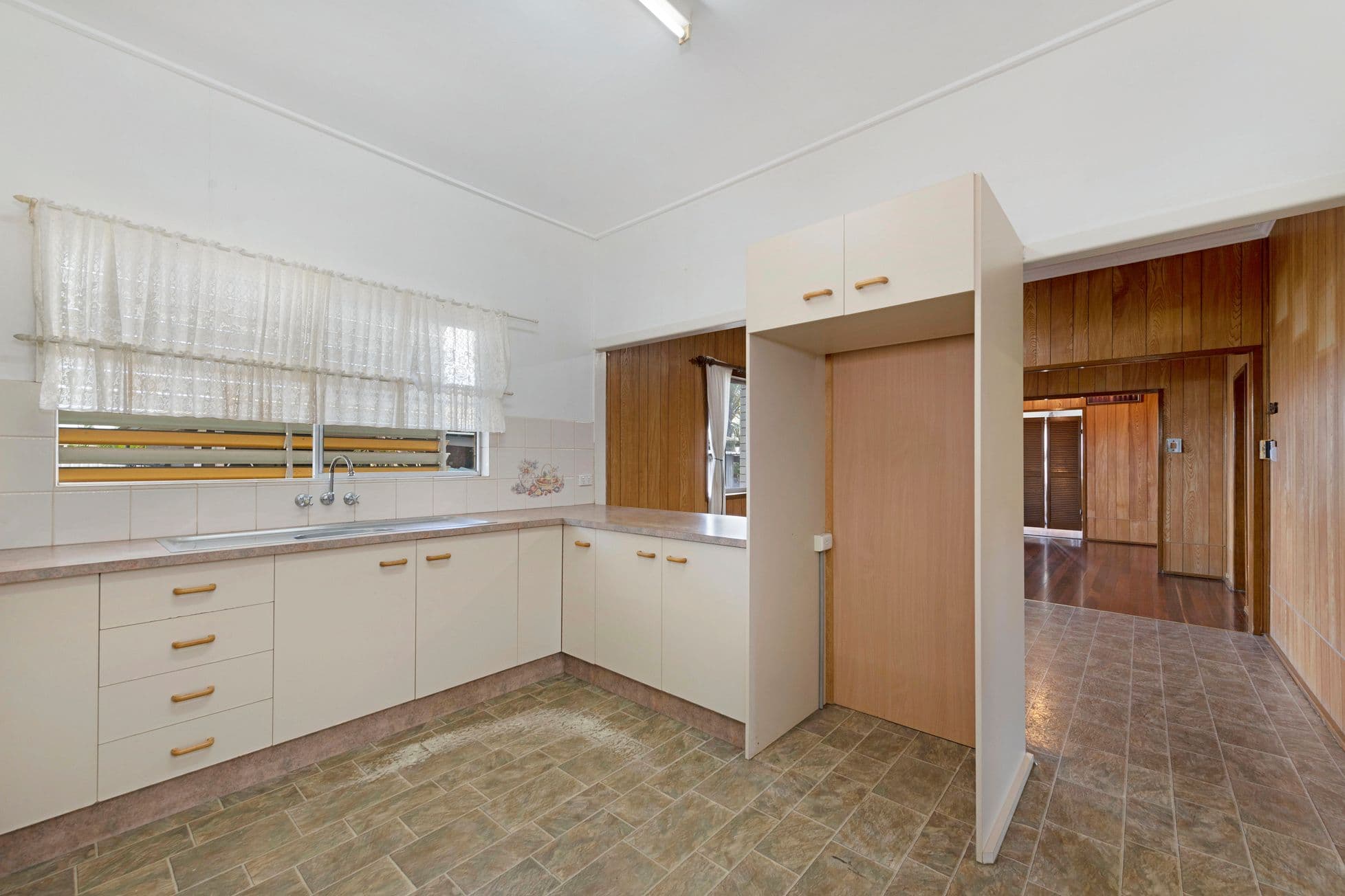 2 Wyllie Street, Thabeban QLD 4670, Thabeban - Thumbnail 4