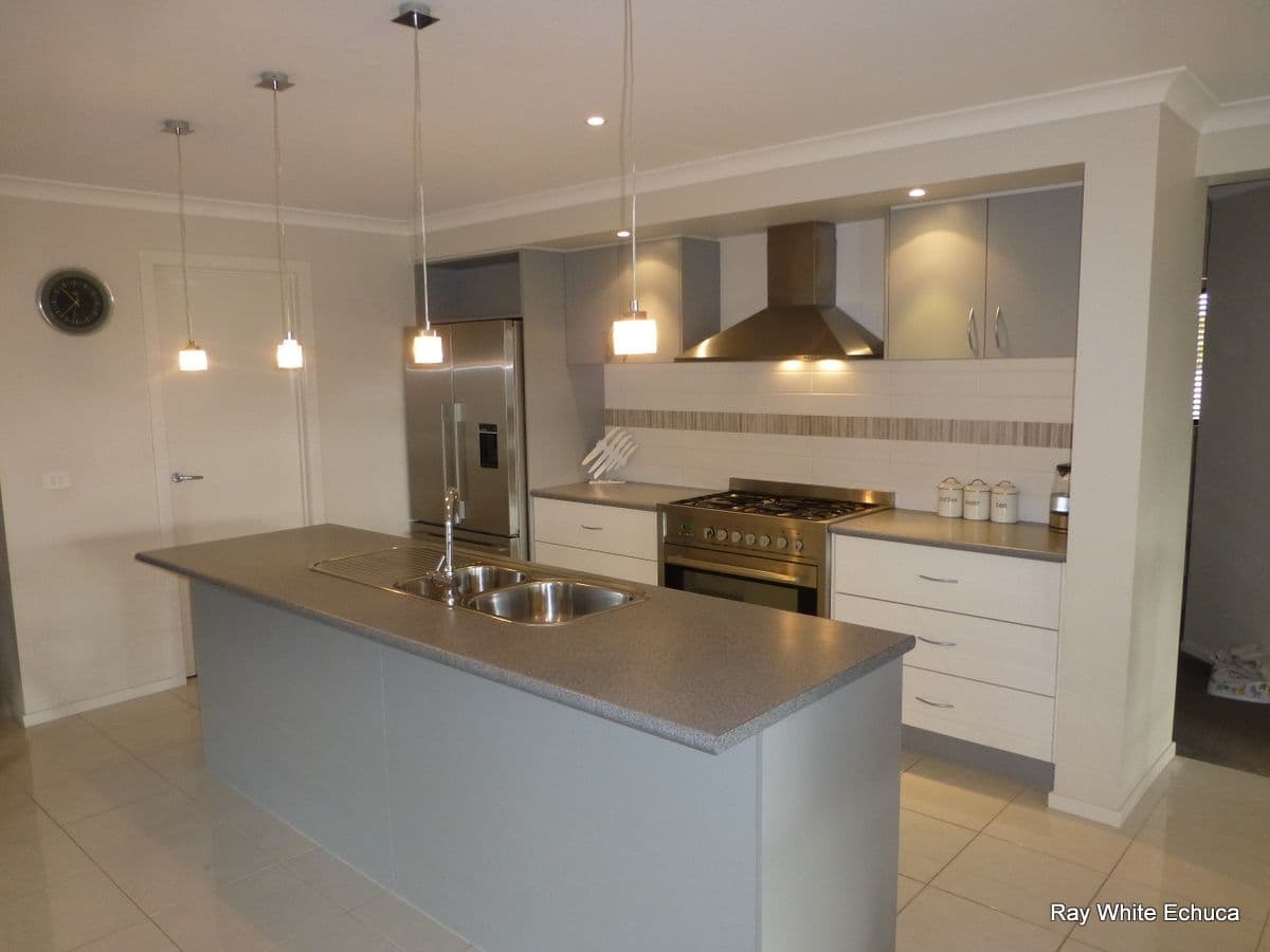 25 McLachlan Road, ECHUCA VIC 3564, Echuca - Thumbnail 4