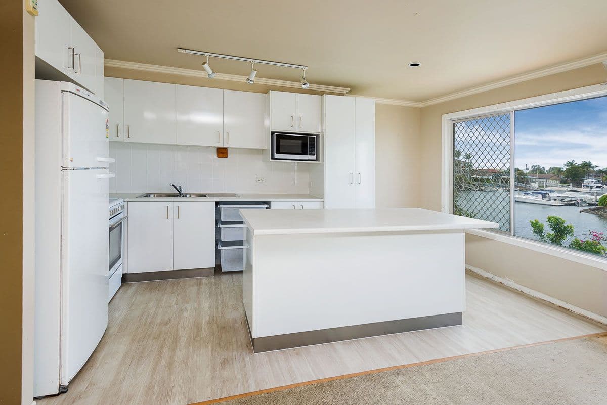 79 Bayview Street, Runaway Bay QLD 4216, Runaway Bay - Thumbnail 4