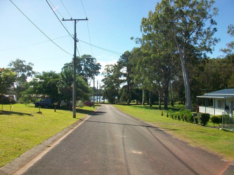 9 Douglas Street, RUSSELL ISLAND QLD 4184, Russell Island - Thumbnail 2