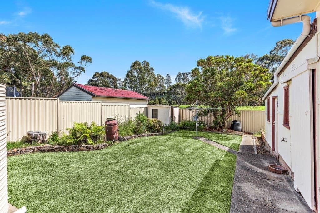 27 Earls Avenue, Riverwood - Thumbnail 2