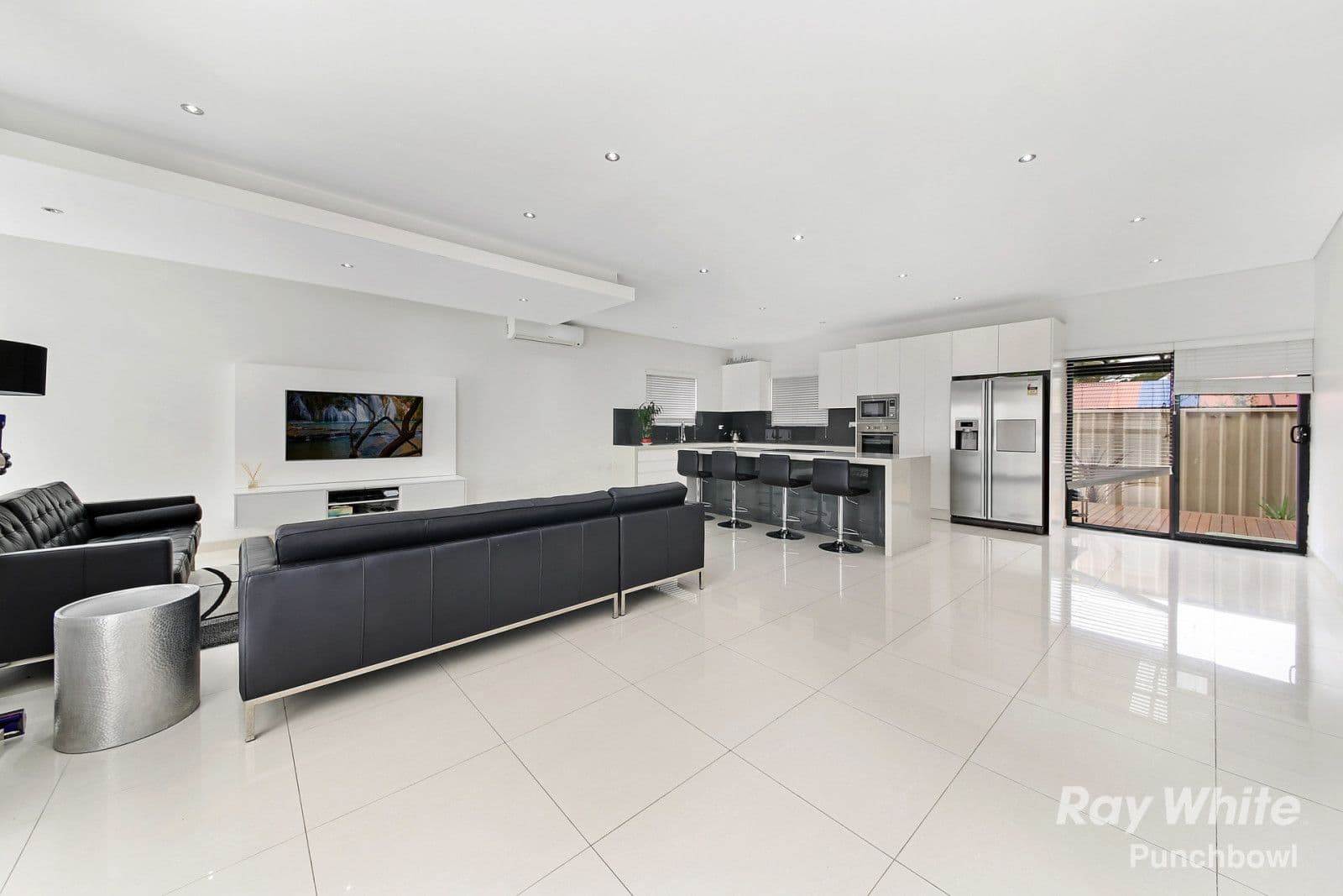 6 Renown Avenue, Wiley Park - Thumbnail 3