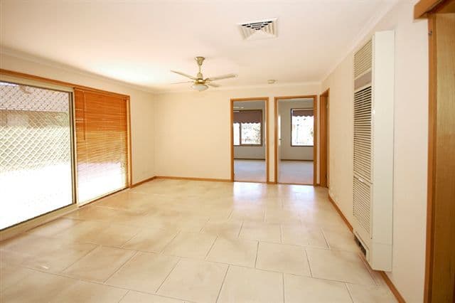 17 Ramsbury Street, CRAIGIEBURN VIC 3064, Craigieburn - Thumbnail 7