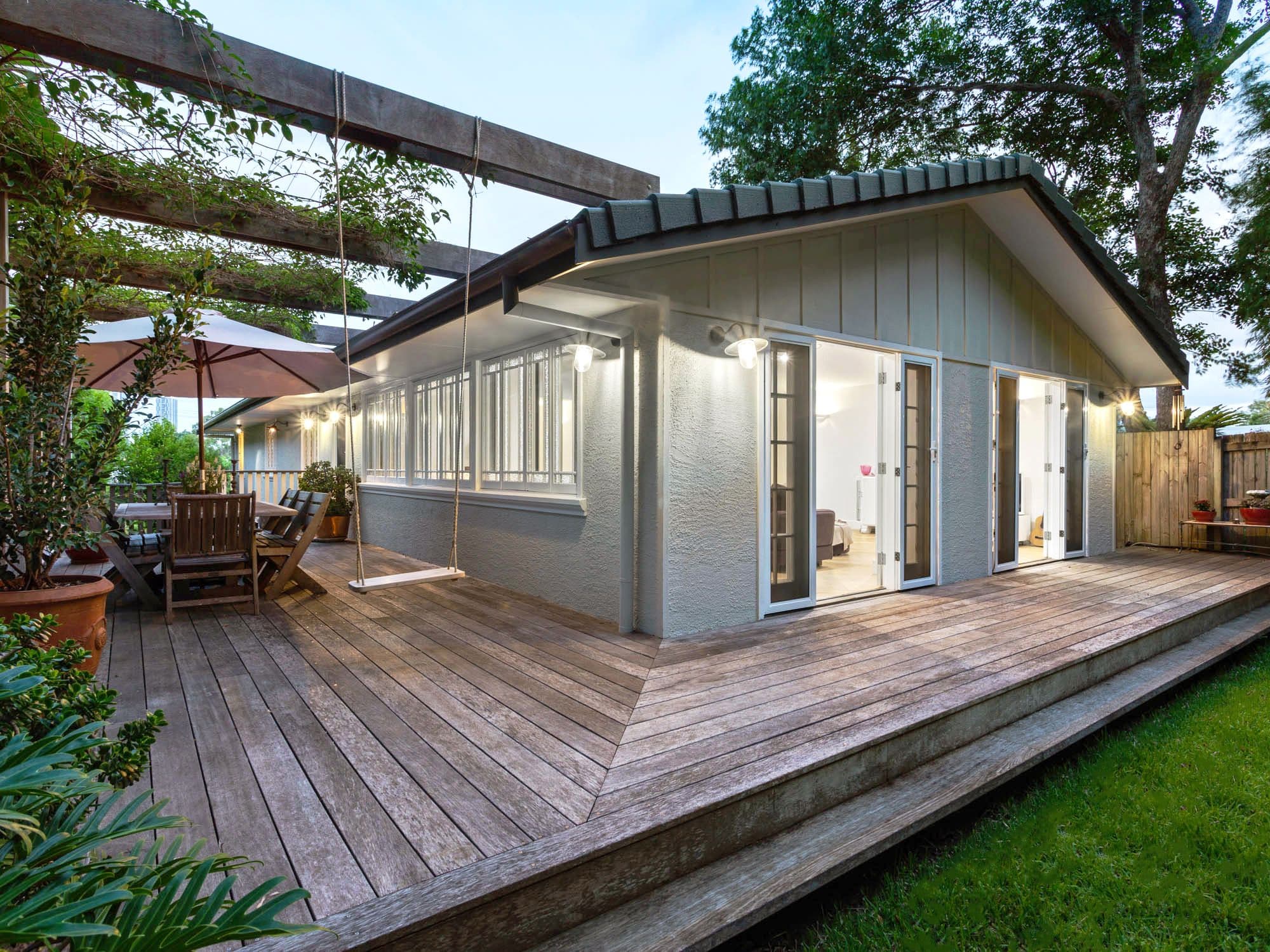 5 West King Street, Southport QLD 4215, Southport - Thumbnail 2