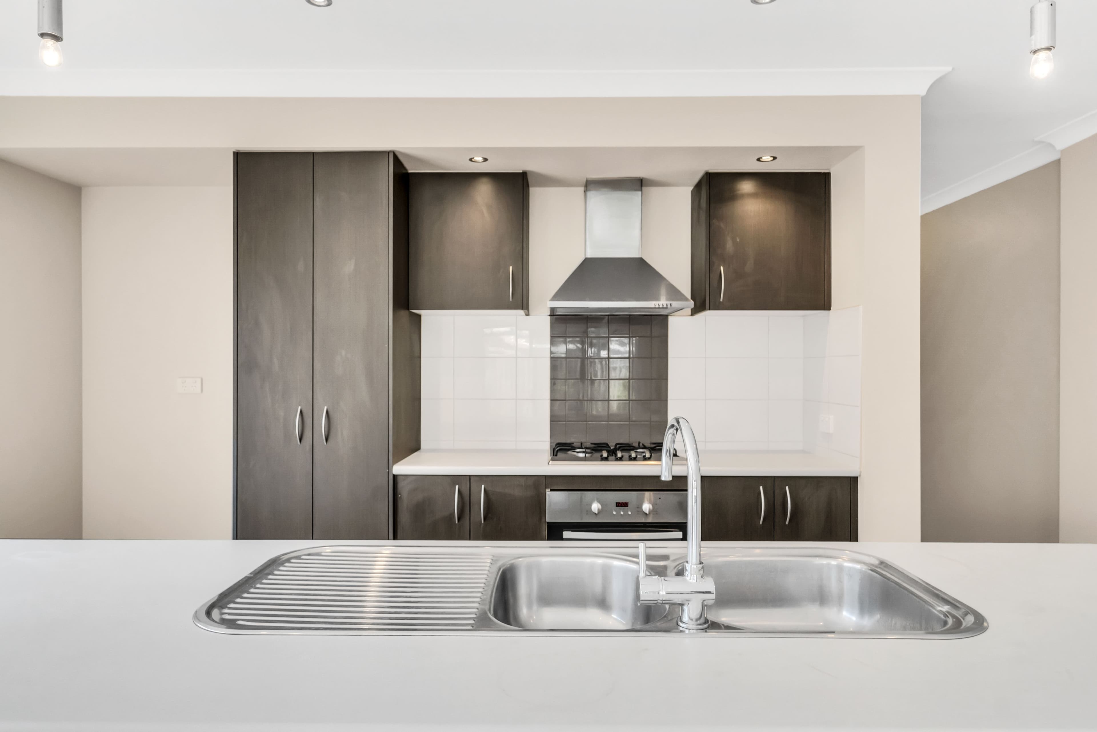 10 Greenvale Avenue, Wallan VIC 3756, Wallan - Thumbnail 3