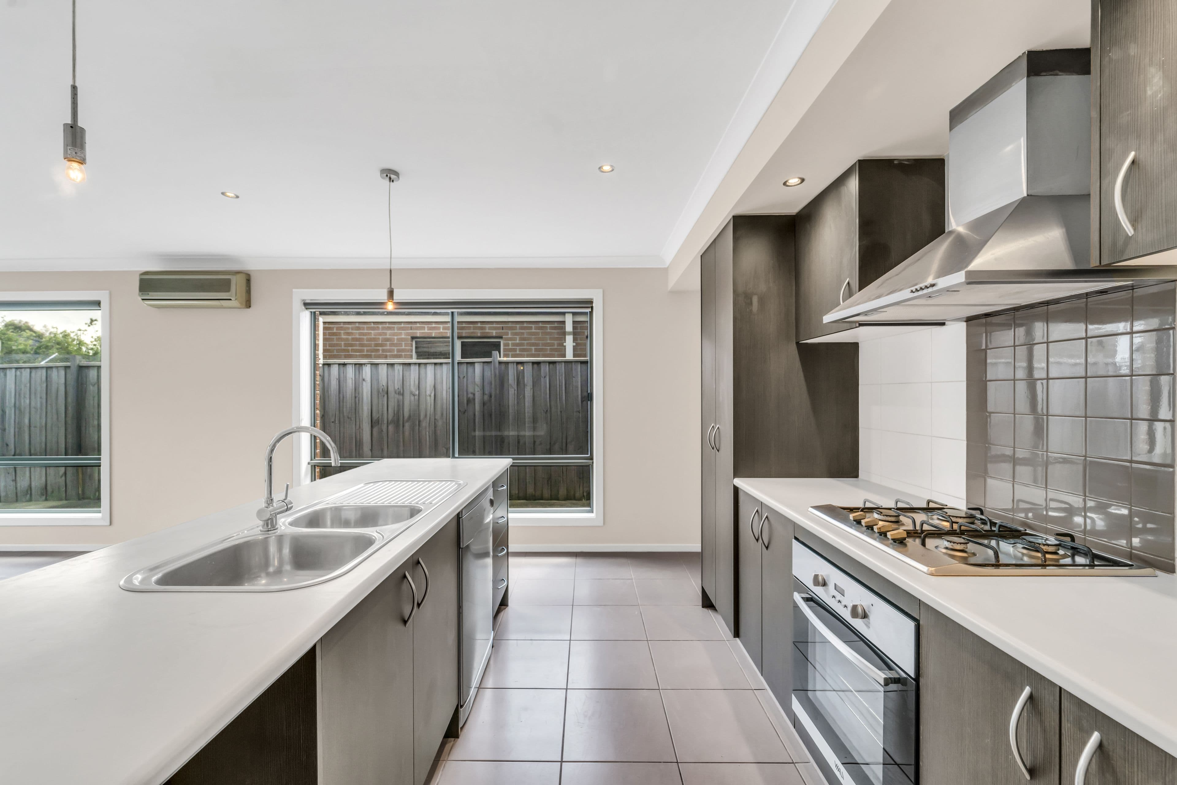 10 Greenvale Avenue, Wallan VIC 3756, Wallan - Thumbnail 4