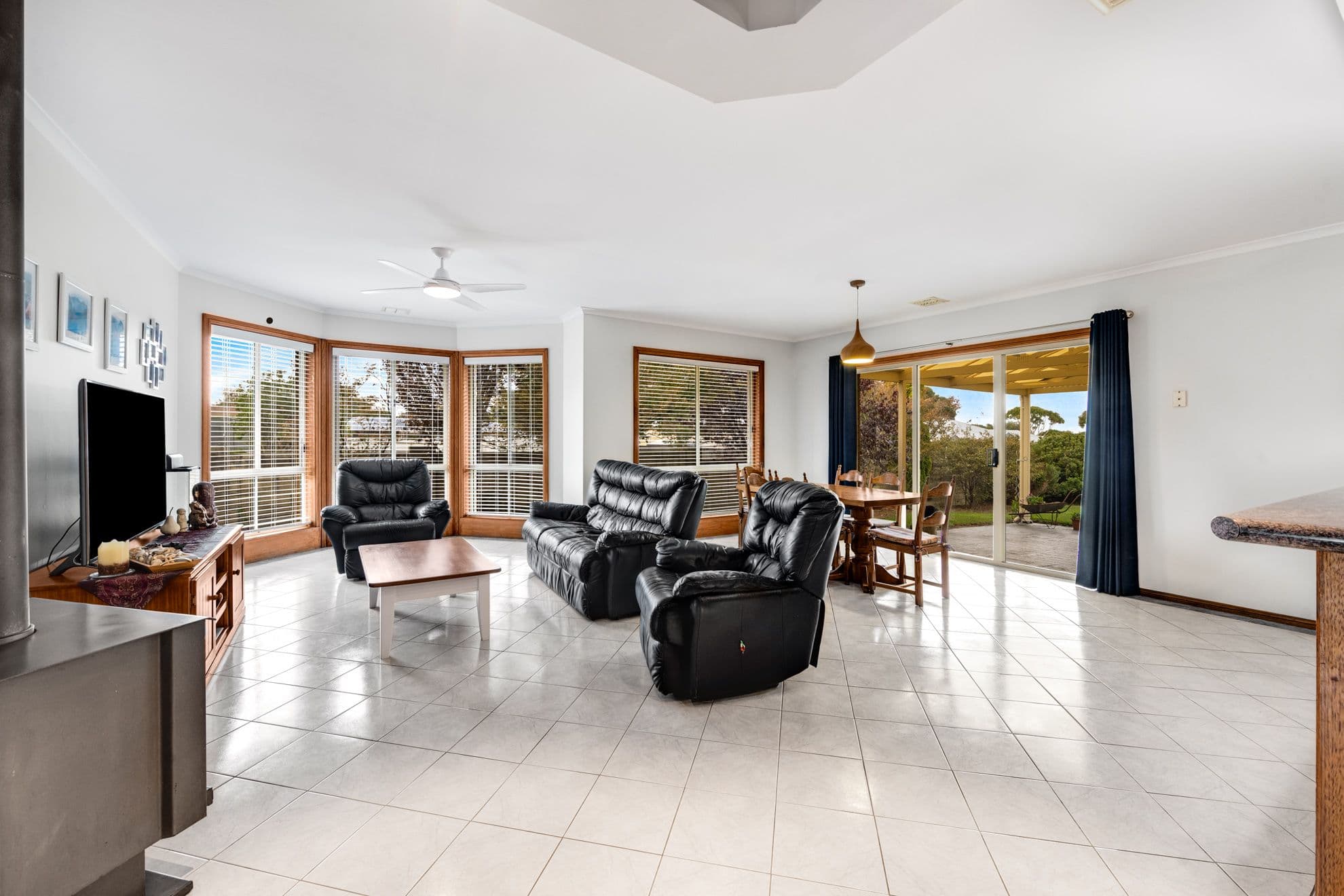 8 Kookaburra Court, Mount Gambier SA 5290, Mount Gambier - Thumbnail 2