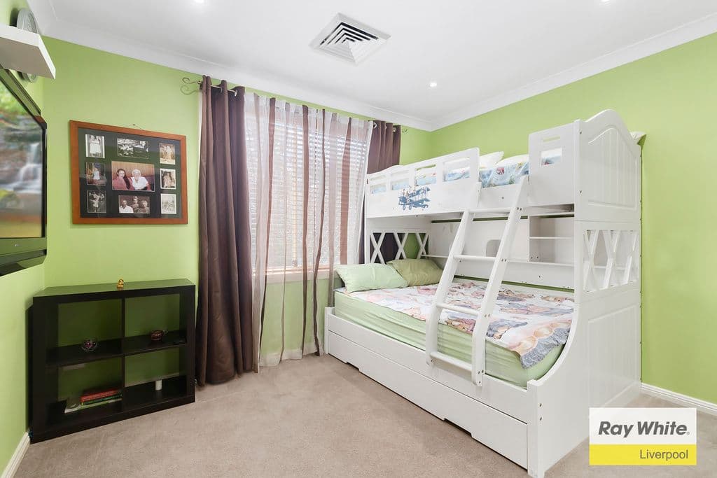 4 Cusack Avenue, Casula - Thumbnail 7