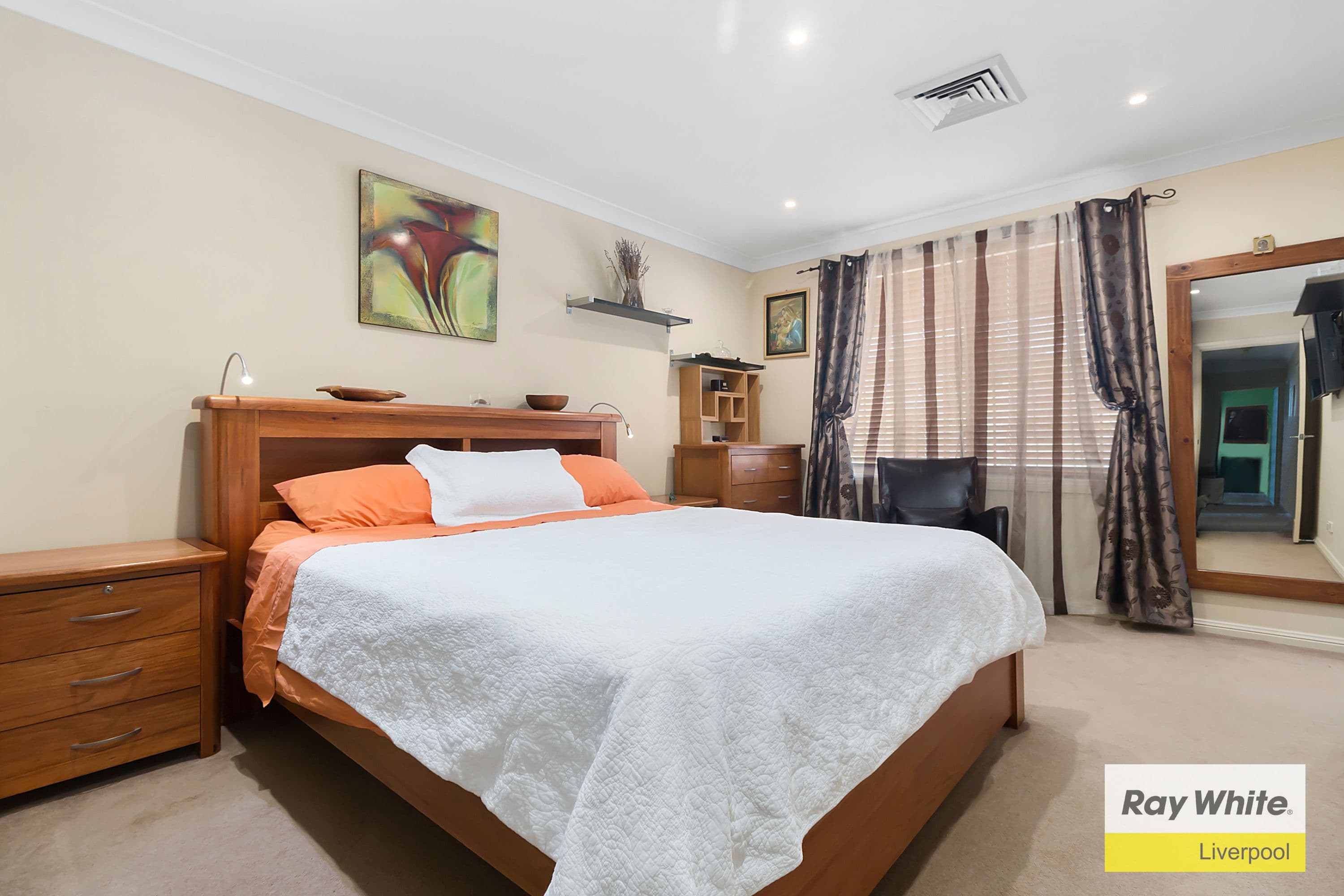4 Cusack Avenue, Casula - Thumbnail 8