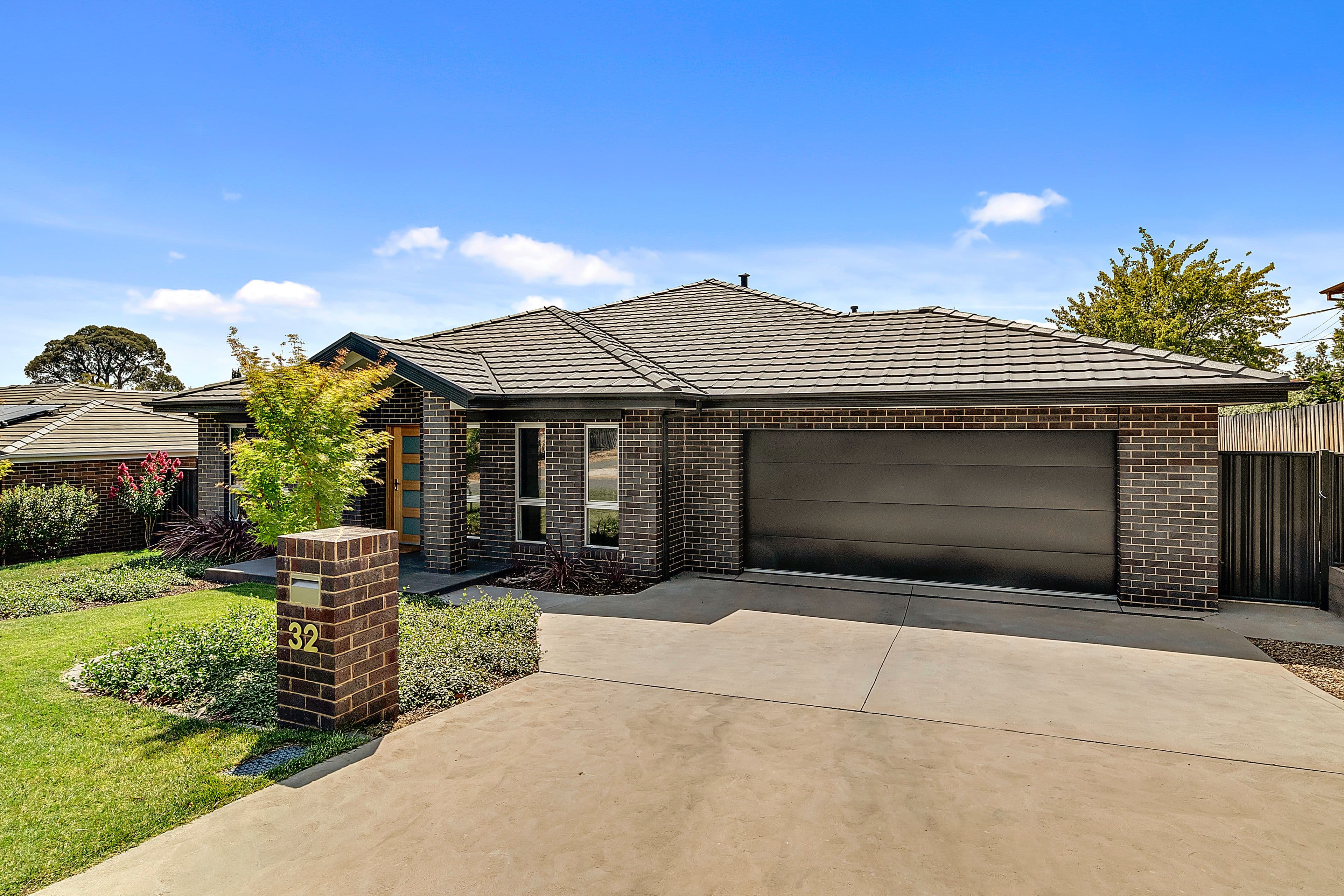 32 Gledden Street, Chifley ACT 2606, Chifley - Thumbnail 2