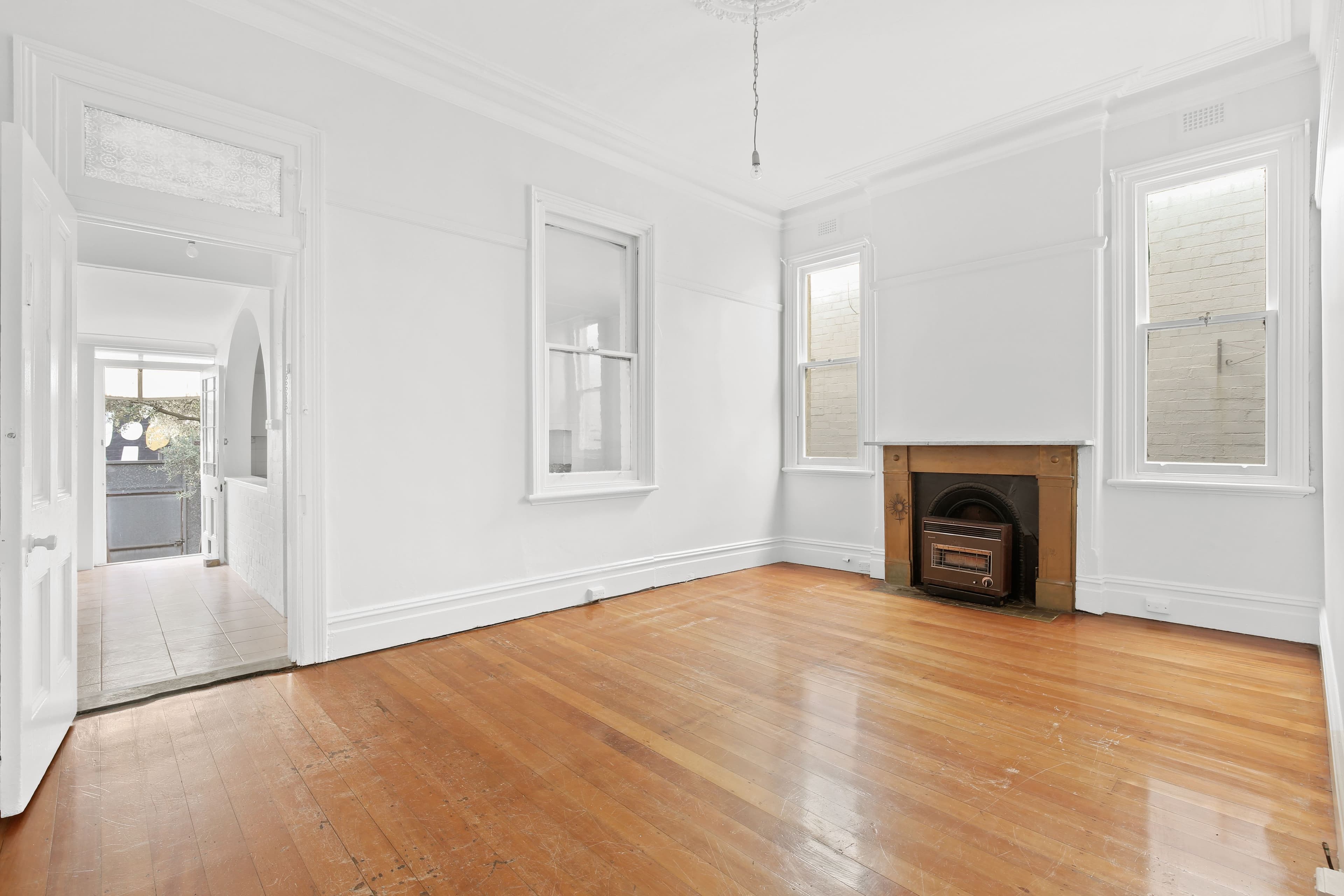 11 Holmwood Street, Newtown - Thumbnail 4