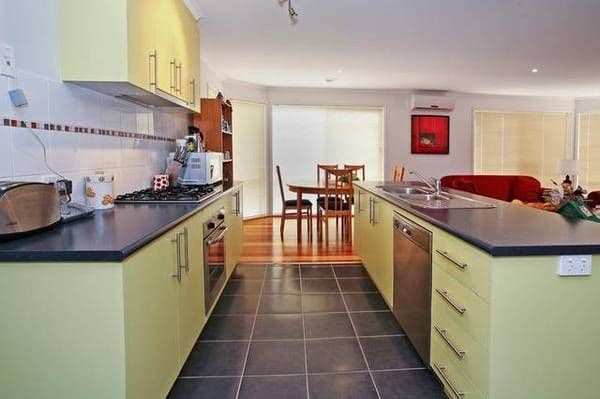 24 Semillion Place, WAURN PONDS VIC 3216, Waurn Ponds - Thumbnail 4
