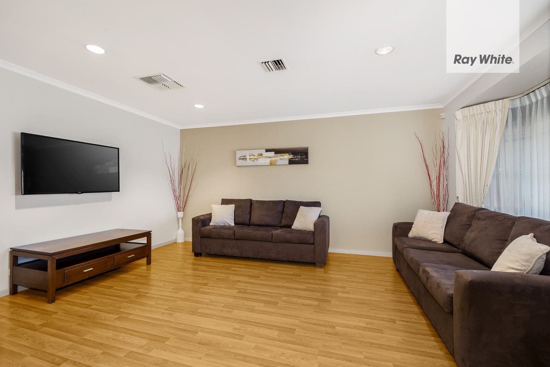 60 Lady Penrhyn Avenue, Mill Park VIC 3082, Mill Park - Thumbnail 4