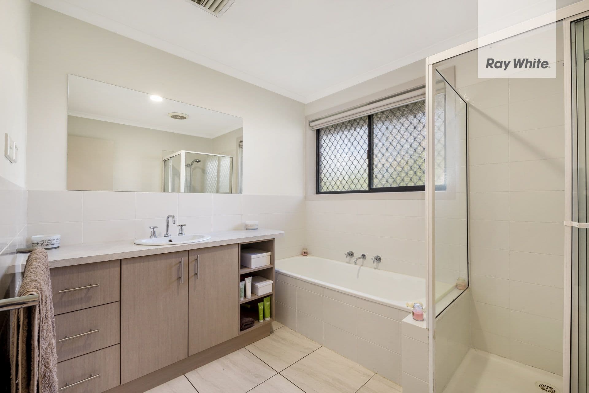 60 Lady Penrhyn Avenue, Mill Park VIC 3082, Mill Park - Thumbnail 8
