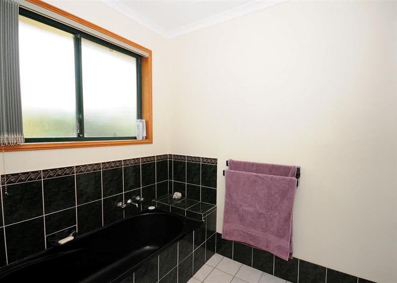 16 Waigani Avenue, KAWUNGAN QLD 4655, Kawungan - Thumbnail 3