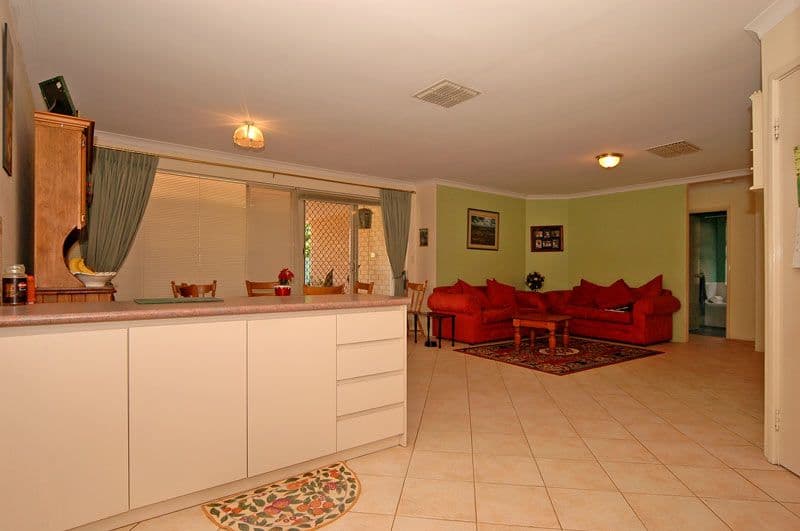 96 Bennett Street, CAVERSHAM WA 6055, Caversham - Thumbnail 7