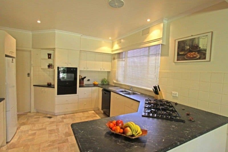 13 Greenwood Grove, TRARALGON VIC 3844, Traralgon - Thumbnail 6
