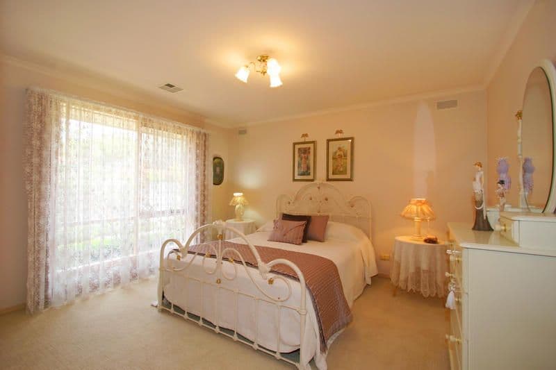 21  Oploo Court, DINGLEY VILLAGE VIC 3172, Dingley Village - Thumbnail 5