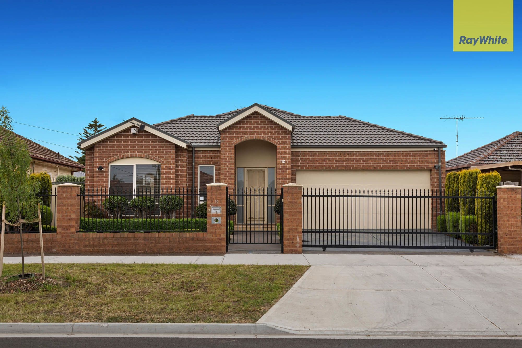 10 Alexina Street, St Albans VIC 3021, St Albans - Image 1