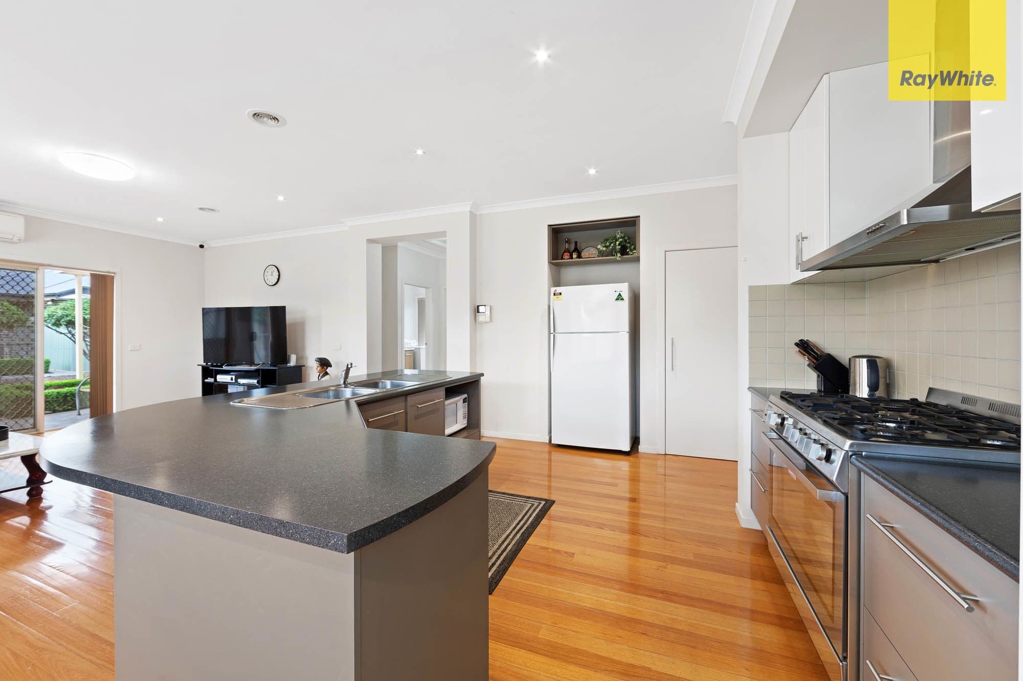 10 Alexina Street, St Albans VIC 3021, St Albans - Thumbnail 6