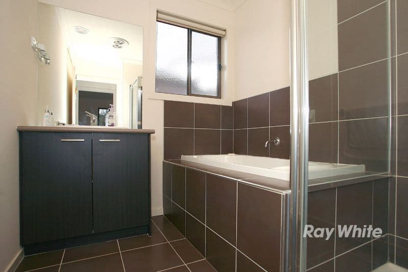 11-13 Elizabeth Street, CRANBOURNE NORTH VIC 3977, Cranbourne North - Thumbnail 3