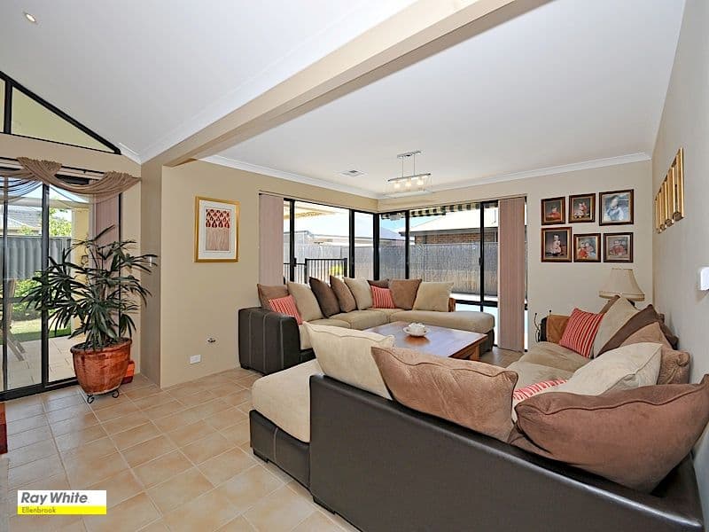 10 Ingham Street, AVELEY WA 6069, Aveley - Thumbnail 5