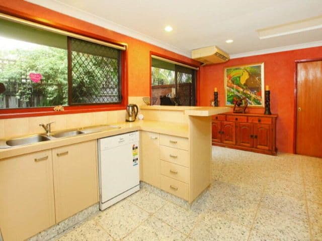 10 Dunbarton Avenue, Bundall QLD 4217, Bundall - Thumbnail 5