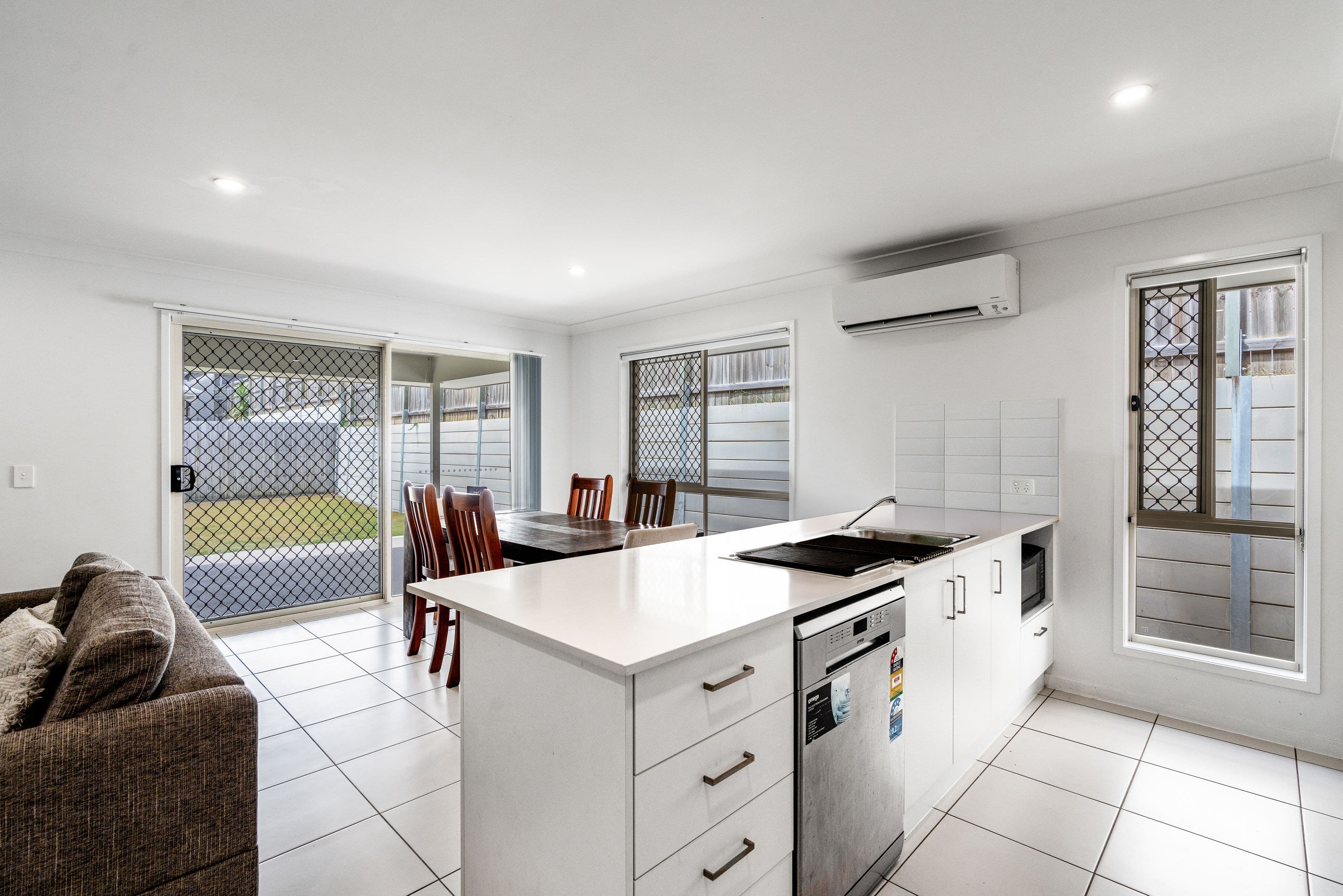 73 Lunar Circuit, SPRING MOUNTAIN QLD 4300, Spring Mountain - Thumbnail 4