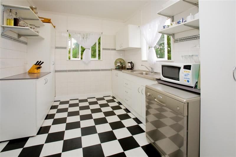 87 Holland Road, HOLLAND PARK QLD 4121, Holland Park - Thumbnail 4