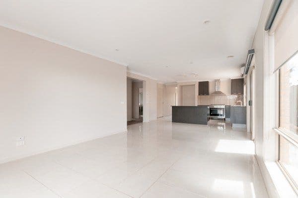 10 Eveline Street, CRAIGIEBURN VIC 3064, Craigieburn - Thumbnail 4