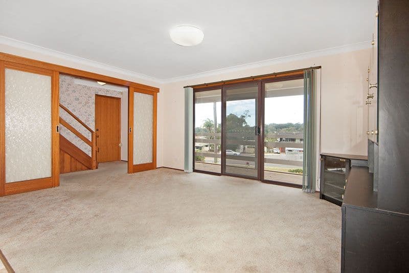 565 The Entrance Road, BATEAU BAY NSW 2261, Bateau Bay - Thumbnail 2