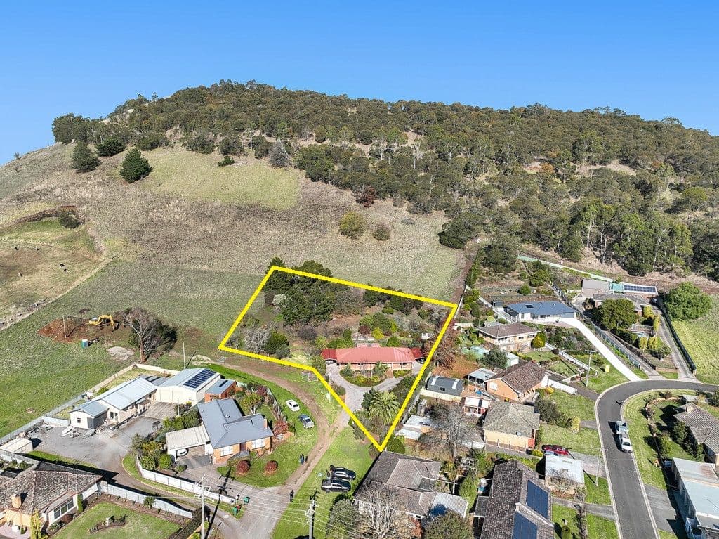3 Leura Court, Camperdown VIC 3260, Camperdown - Thumbnail 2