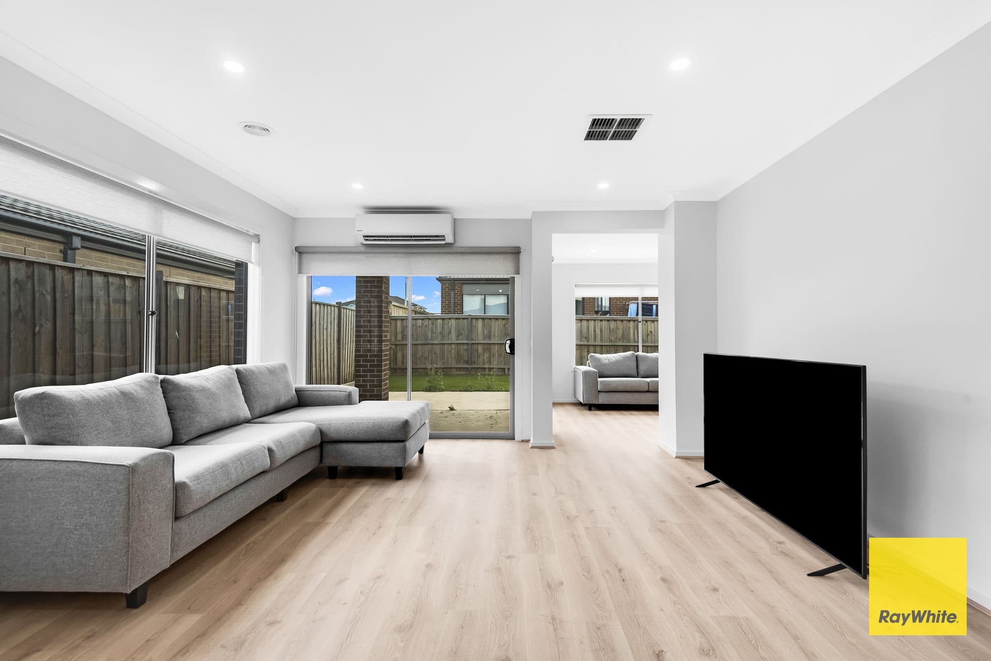 11 Boulder Avenue, Truganina VIC 3029, Truganina - Thumbnail 2