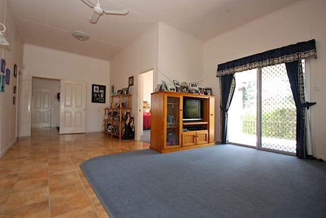 2 Deebing Street, IPSWICH QLD 4305, Ipswich - Thumbnail 4