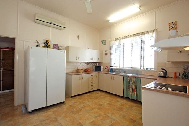 2 Deebing Street, IPSWICH QLD 4305, Ipswich - Thumbnail 7