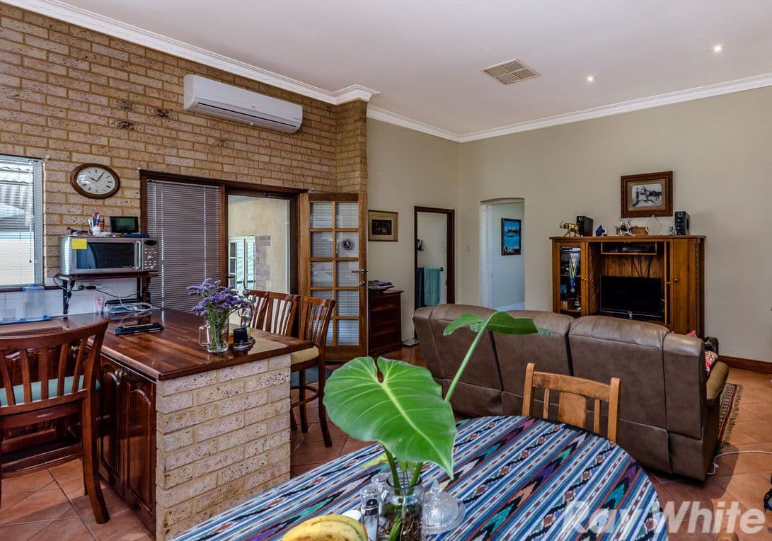 138 Shenton Street, Beachlands WA 6530, Beachlands - Thumbnail 2
